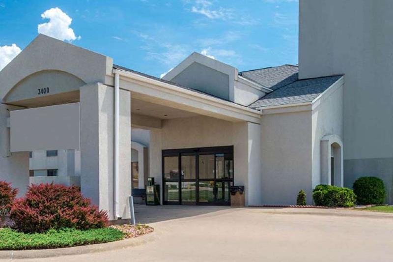 Oyo Hotel Lincoln Airport Ne, Hwy 80 Exterior photo